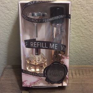 Victor Rolf Flower Bomb ”refill me” perfume set.